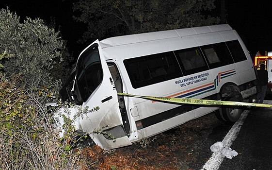 Микроавтобус попал в ДТП в Турции, пострадали 22 человека