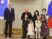 Многодетной семье из района Косино-Ухтомский вручили медаль ордена «Родительская слава»