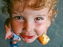 Как помочь подавившемуся ребенку