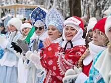 Снегурочки вышли на парад в Калуге
