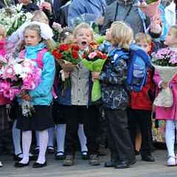 Минимум 15 тыс. руб. потратят родители первоклашек в Москве на подготовку детей к школе
