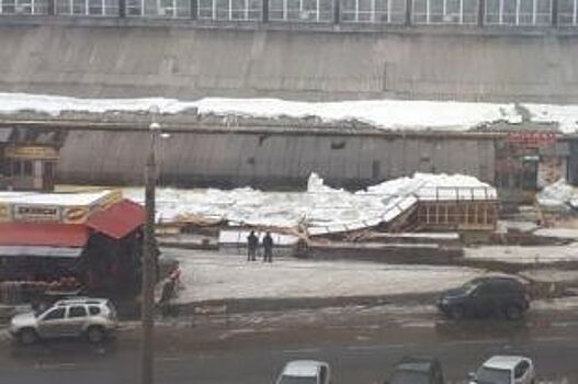 По чьей вине обрушились торговые ряды на рынке Архангельска?