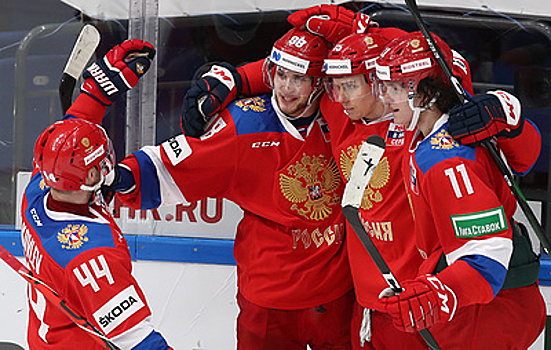 Брагин пока бережет лидеров. Российские хоккеисты обыграли чехов на Кубке Первого канала