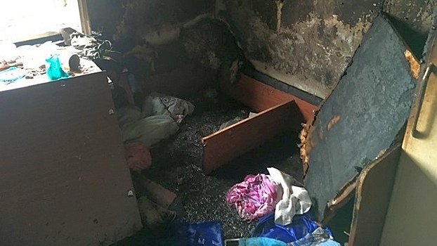 Шесть человек эвакуировали, одного спасли при пожаре в коммуналке Череповца