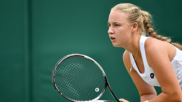 16-летняя Алина Корнеева выиграла в Гонконге свой первый матч на турнире WTA, а Анна Блинкова первой из россиянок вышла в четвертьфинал