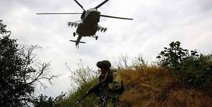 На Сахалине впервые отработали переброску военной техники на внешней подвеске вертолета