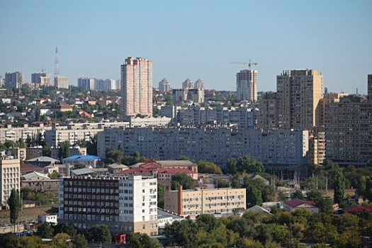 Жители Волгограда обсуждают запах гари в городе