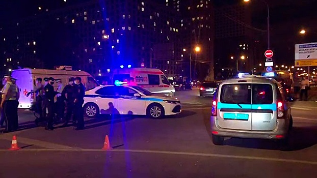 Мотоциклист сбил велосипедиста-курьера на пешеходном переходе в Солнцево