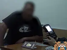 Водителя, который толкнул гаишника, будут судить