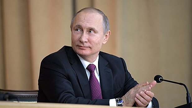 Путин поздравил жителей Севастополя с Днем защитника Отечества