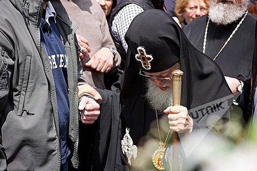 Илия II проводит молебен в соборе Сиони в Тбилиси по случаю Мариамоба