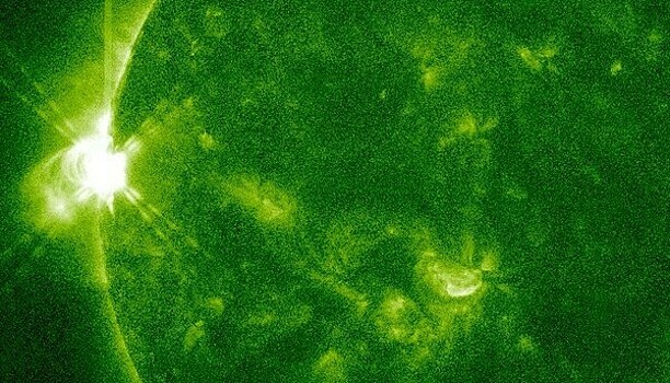 К Земле пришли потоки жёсткого рентгеновского излучения: на Солнце произошла самая мощная за 7 лет вспышка