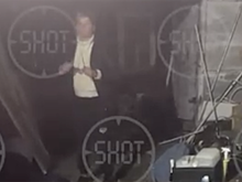 Shot: в дом спасительницы енотов ворвалась подписчица, которая покусала ее дочь и избила корги