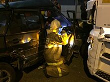 Трое пострадали в столкновении легковушки и КамАЗа под Орлом