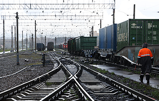 В Приангарье из-за схода с рельсов вагонов с углем задерживаются пять поездов