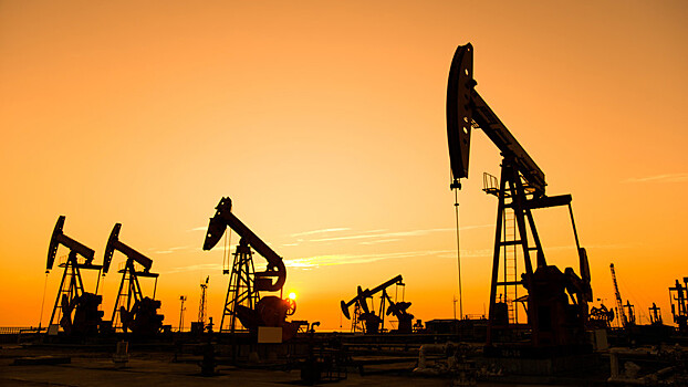 Цена нефти Brent на лондонской бирже ICE опустилась ниже $81 за баррель