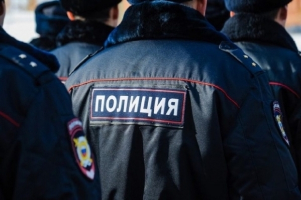 Троих молодых людей задержали по подозрению в уличном грабеже в Волгограде