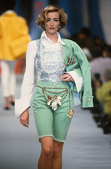 Татьяна Патитц на показе коллекции Chanel во время Paris Fashion Week, 1992 год