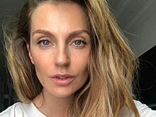 Саша Савельева обнажилась на пляже