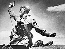 Жизнь как подвиг: Легендарный памятник Комбату осветили 50 прожекторов