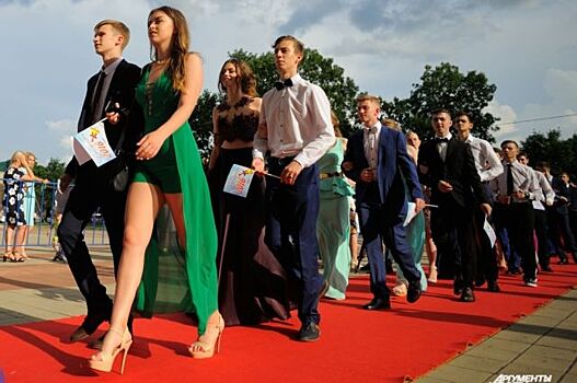 Колонна выпускников пройдет с воздушными шарами по центру Краснодара
