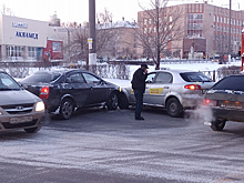 В Рязани таксист устроил ДТП на Высоковольтной