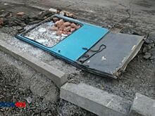 В Орске у трамвая оторвало дверь из-за новых бордюров