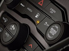 Dodge Challenger Demon научится распознавать гоночное топливо