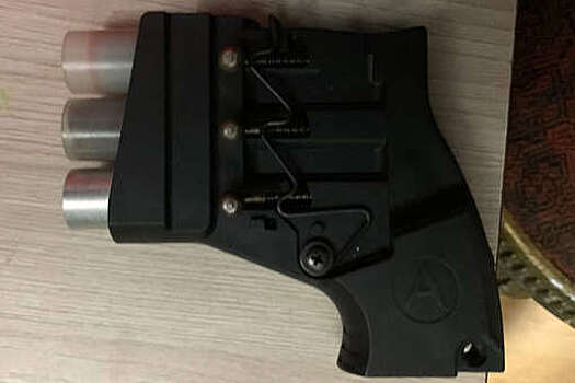 В Челябинске мужчина напугал продавца пистолетом, чтобы украсть шоколад