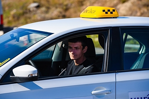 Волгоградские таксисты должны будут работать на маршрутах в масках