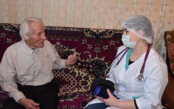 90-летний рязанец сделал прививку от коронавируса 