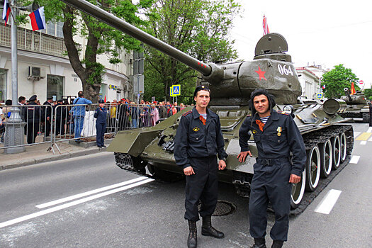 Для парада Победы в Севастополе восстановят фронтовую технику