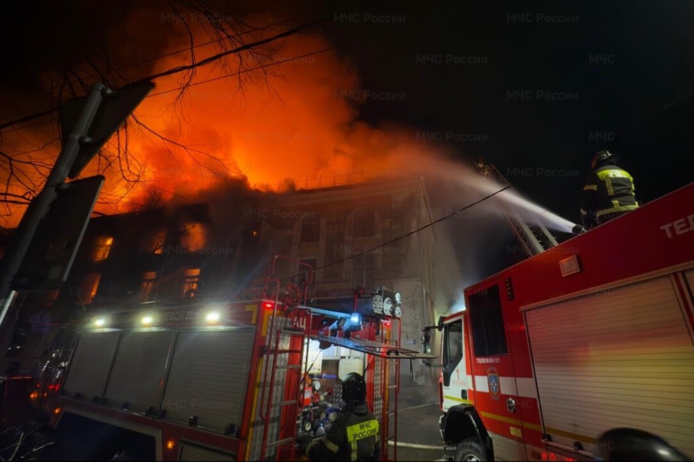 Число пострадавших при пожаре в Ярославле выросло до трех