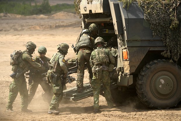 Названа причина перегруппировки авиации НАТО после ракетной атаки на Украину