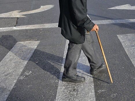 Подросток угнал машину и сбил пенсионера