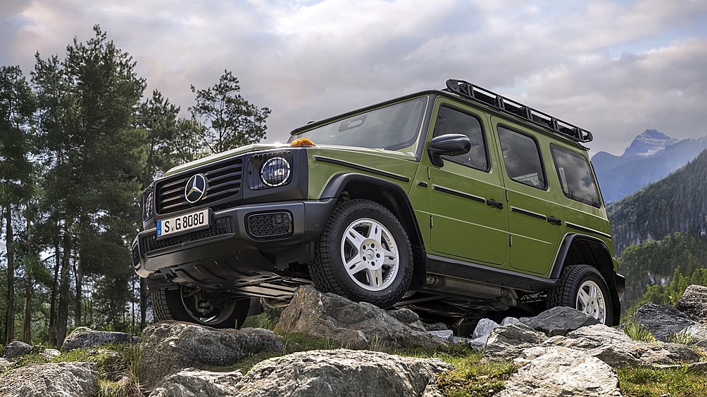 Mercedes-Benz представил лимитированную версию внедорожника G-Class — исполнение Stronger Than The 1980s, отсылающее своим декором к модели первого поколения. Всего будет сделано 460 экземпляров автомобиля для тех, кто ностальгирует по оригинальному «Гелендвагену».