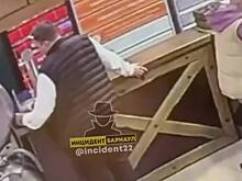 В российском баре украли коробку с деньгами для помощи участникам СВО