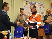 Сотрудники аварийной газовой службы Екатеринбурга принимают поздравления