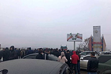 Родные попавших в блокаду солдат перекрыли трассу Гюмри-Ереван