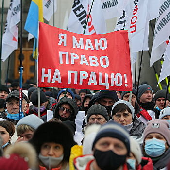 Правительство пытается подкупить бизнес 8 тысячами