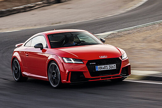 Трест-драйв Audi ТТ RS: заряженное купе играет на поле «Формулы-1»