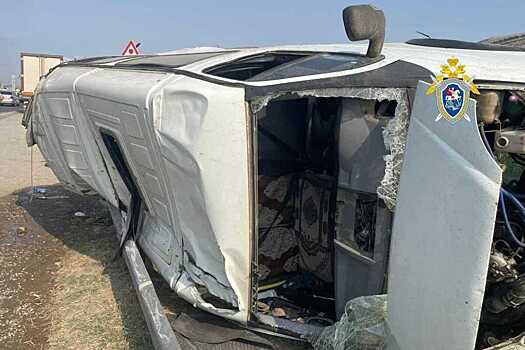 В Дагестане перевернулась "ГАЗель", внутри которой было 14 человек