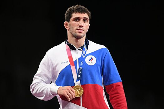 Олимпийский чемпион по вольной борьбе Заурбек Сидаков провёл тренировку с Джастином Гэтжи