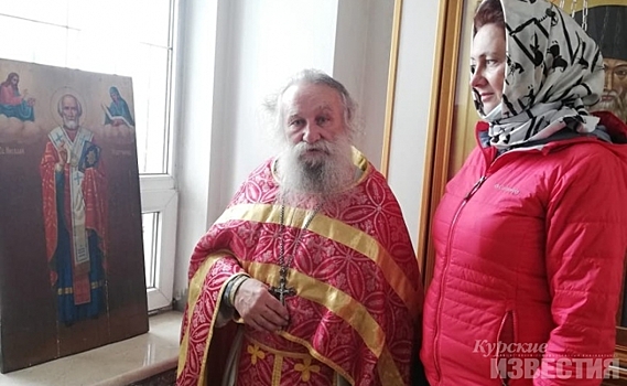 Старинную икону Николая Чудотворца подарили курскому храму