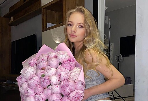 Дочь Дмитрия Пескова показала красавицу-маму в день ее рождения