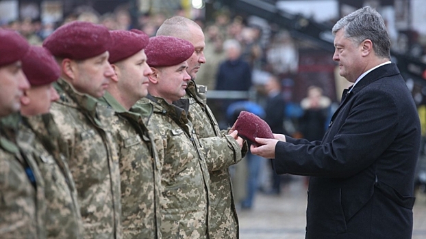 Порошенко заявил об увеличении бюджета оборонного заказа до $732 млн в 2018 году