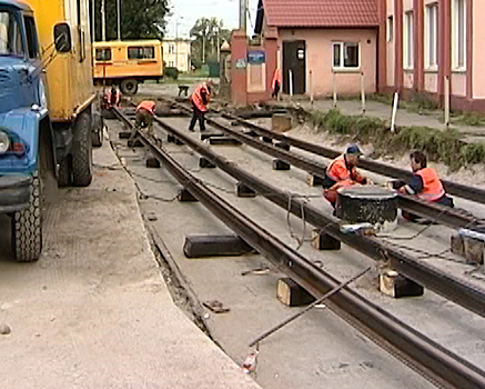 В Калининграде начался первый этап укладки рельсового полотна на улице Киевской
