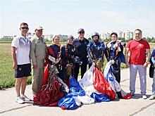 Дмитрий Азаров встретился с участниками чемпионата Вооруженных Сил РФ по парашютному спорту