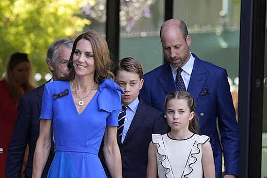 Принцесса Кейт Миддлтон появилась на Уимблдоне в платье с декольте