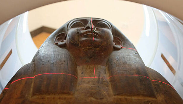 Кураторы музея нашли мумию внутри египетского саркофага, считавшегося пустым